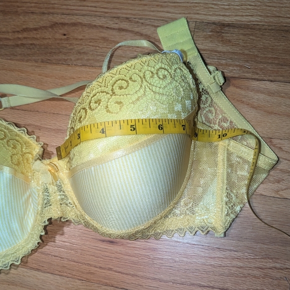 Yellow Convertible Straps Bra 40/90 - Picture 11 of 12